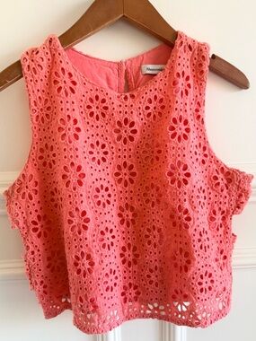 Abercrombie & Fitch Women’s eyelet Cropped tank top Tee Side cutouts Size L